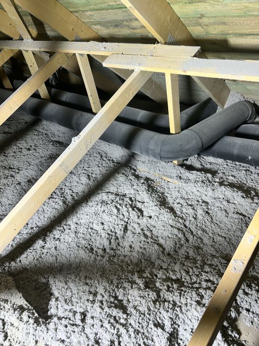 Ocieplanie dachów celulozą,granulatem wełny skalnej/mineralnej  Nadmuch