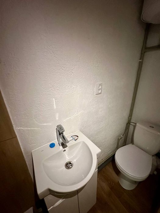 Оренда кімнати в гуртожитку зі своєю кухнею і санвузлом