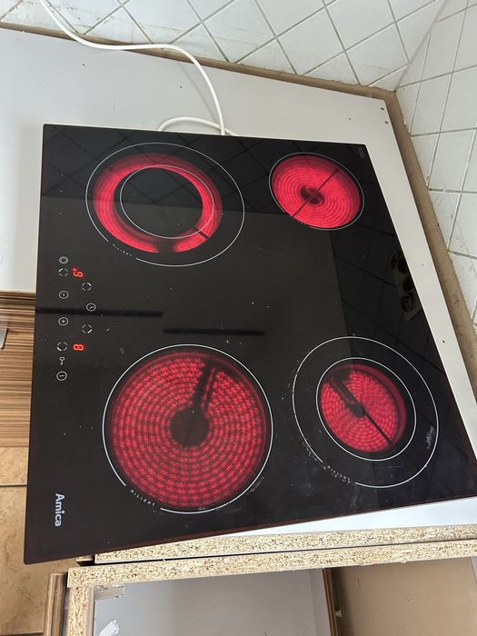 Plyta ceramiczna Amica