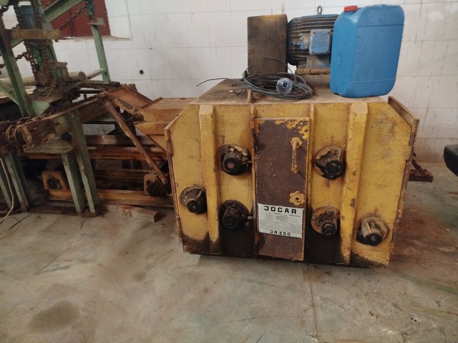 Máquina de toros madeira JOCAR 250