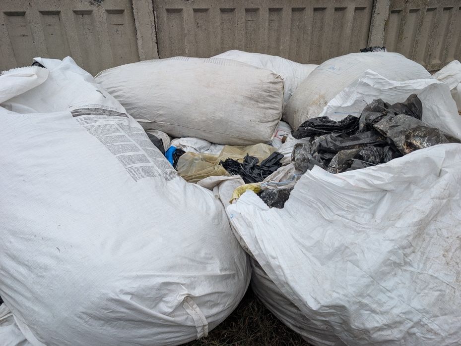 Вторсировина. Поліетилен. Макулатура