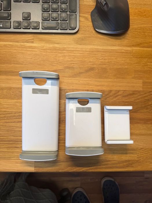 Uchwyt do telefonu i tabletu mocowany do blatu