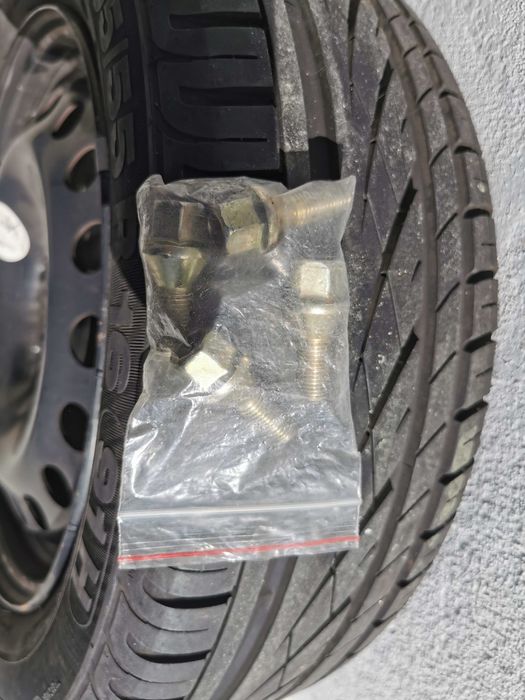 Jante pneu suplente Renault 205-55-R16, macaco, chave rodas, parafusos