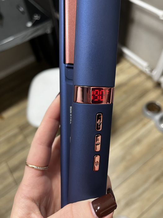 Вирівнювач для волосся