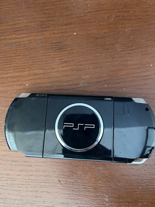 Продам Sony PSP-2000mint green;3004 з встановленими іграми