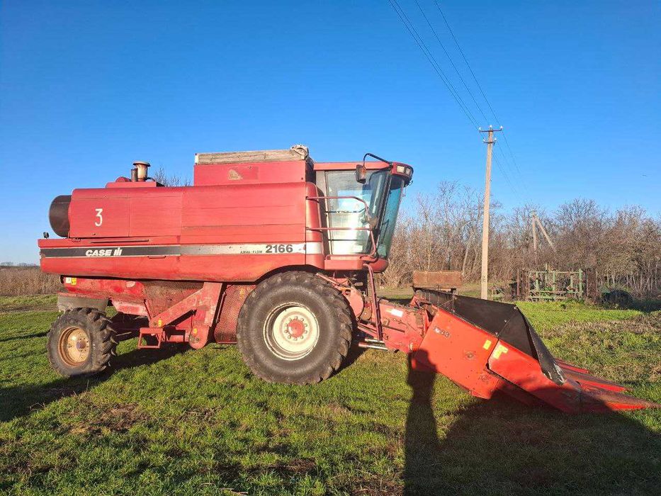 Комбайн зернозбиральний Case 2166