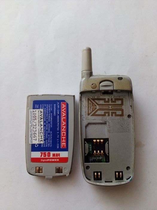 Ретро мобільний телефон Samsung SGH-A800