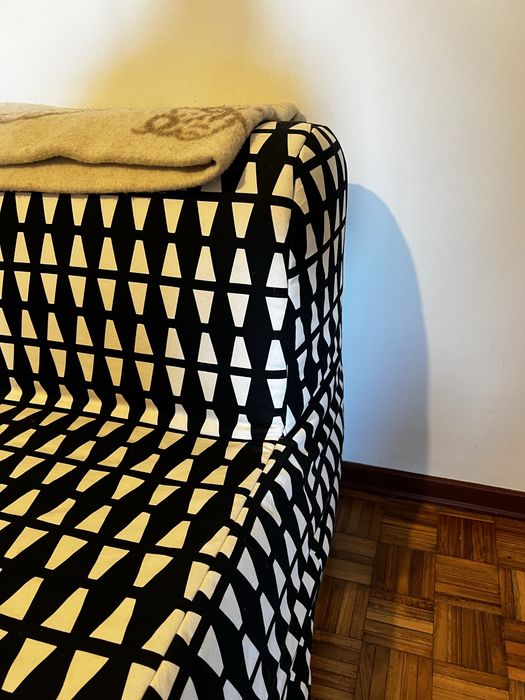LYCKSELE LÖVÄS sofá-cama capa preta e branca