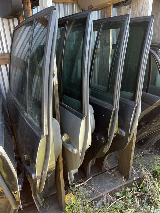 Дверь передняя задняя Touran 03-15 Тоуран двері дверка Туран Тауран