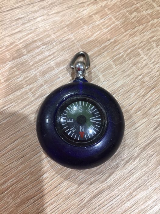 Брелок- компас карманный