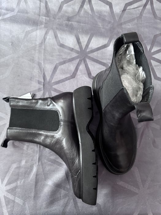 Жіночі челсі шкіра