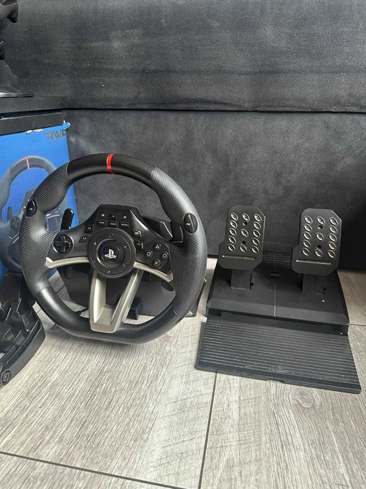 PlayStation4 fat 1TB + 2 pady + kierownica Hori + 10 gier