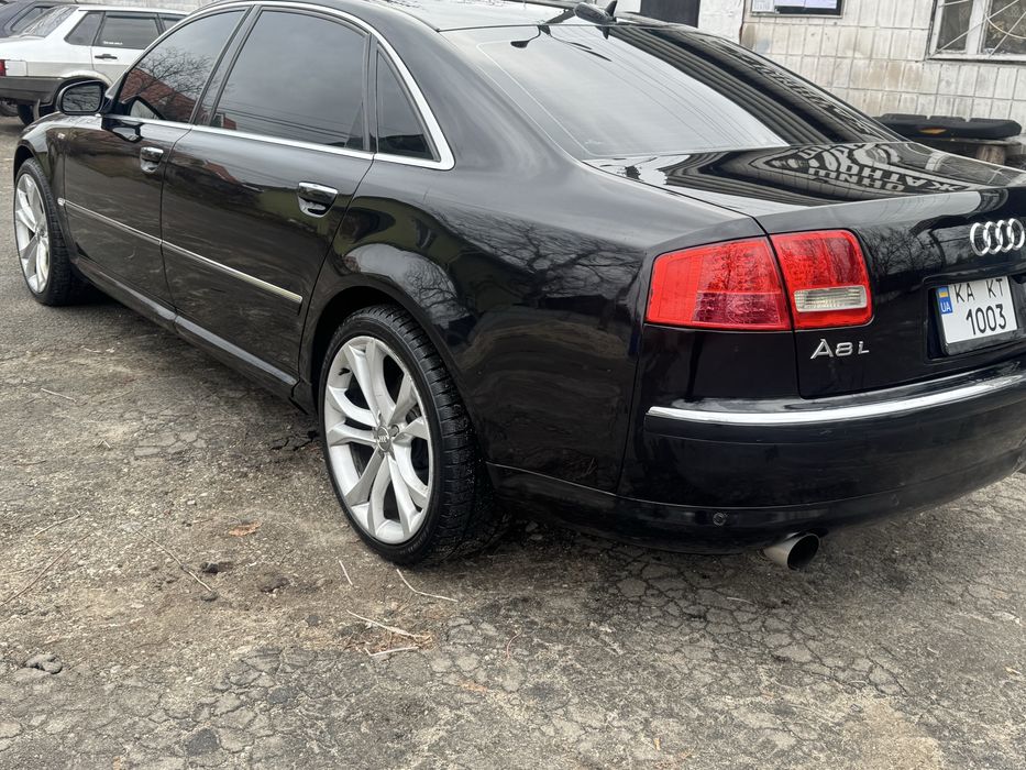 продам AUDI A8S8 4.2