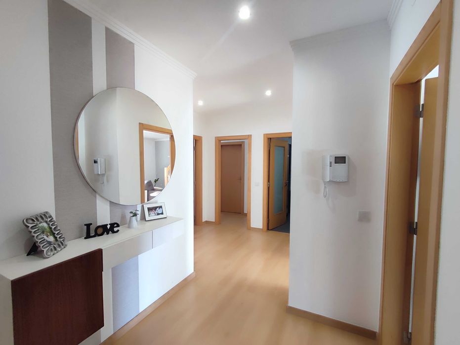 T3 Duplex de Excelência | 250 m² de Área Bruta | Garagem Dupla | Excelente Vista | Quinta do Barroso | 15 Minutos de Coimbra