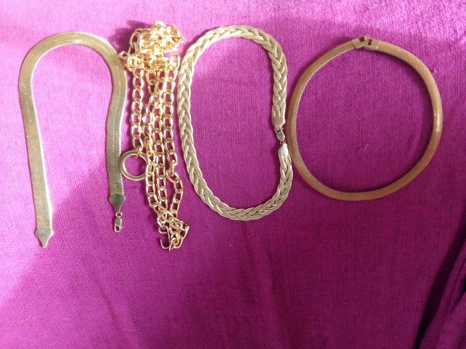 Conjunto de 4 colares PREÇO TOP