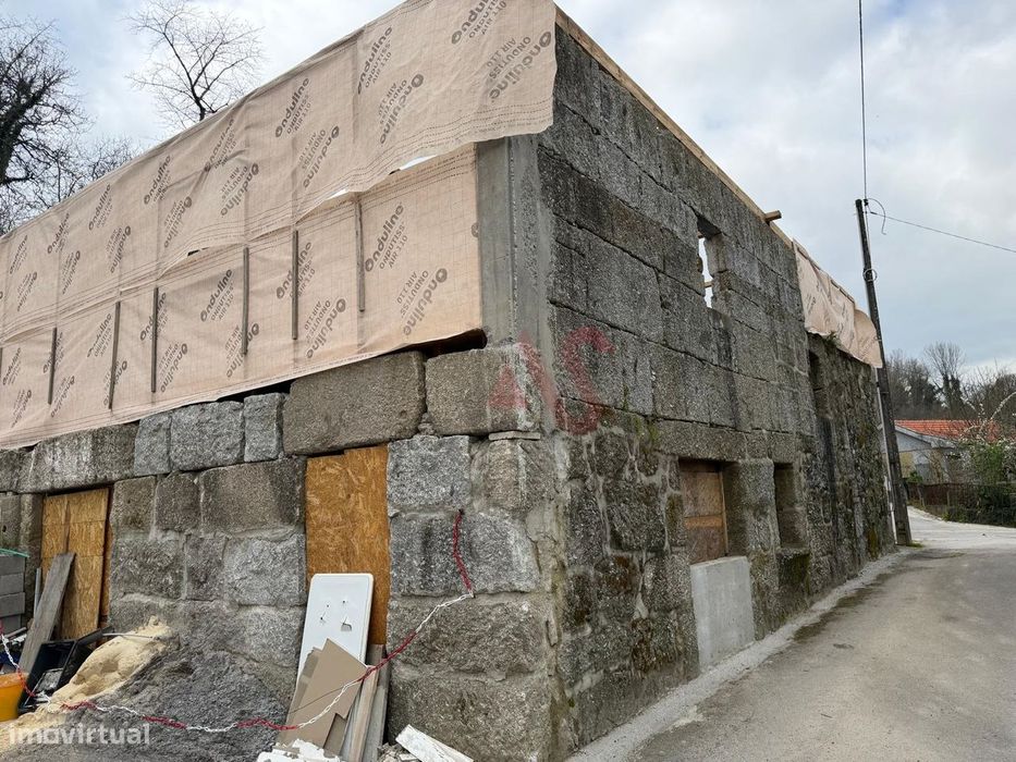 Moradia em Pedra para Restauro com Potencial de Construção – Arões (Sa — Arões (São Romão), Braga