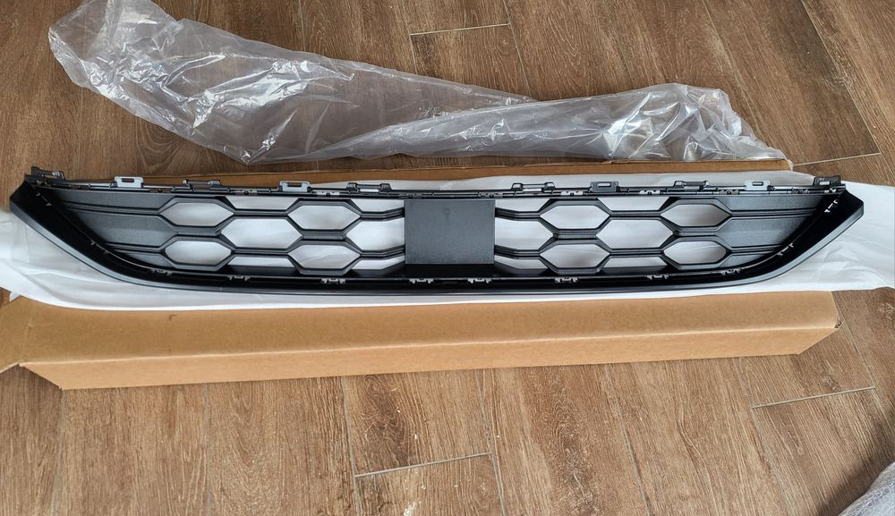 Накладка губи Ford Escape 2023 2024 2025