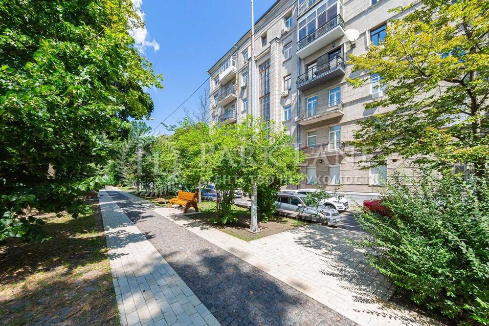 Продаж сталінки на Печерську 189м2, провулок Козловського 5