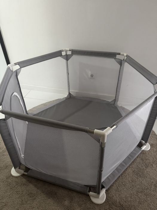 Vendo cercadinho para bebe como novo
