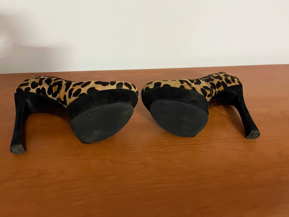 Guess: Sapatos Salto Alto (Tam 39)