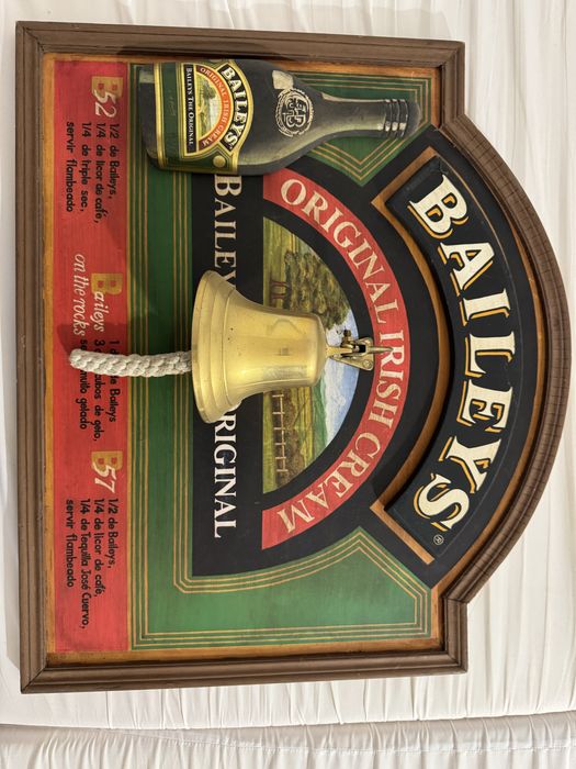 Quadro Baileys com sino em cobre