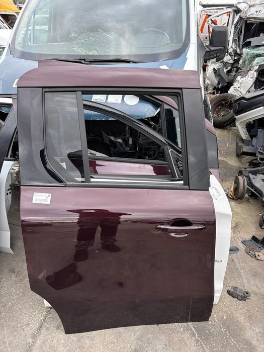 Porta Lateral Mercedes Classe T do ano 2022