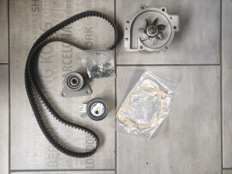 Комплект грм, помпа на Volvo, Renault  виробник: SKF VKMC 06604