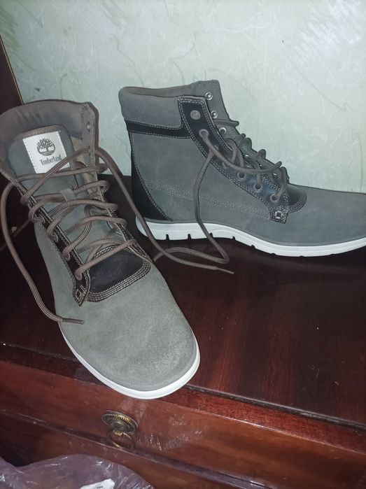 Чоловіче взуття Timberland.