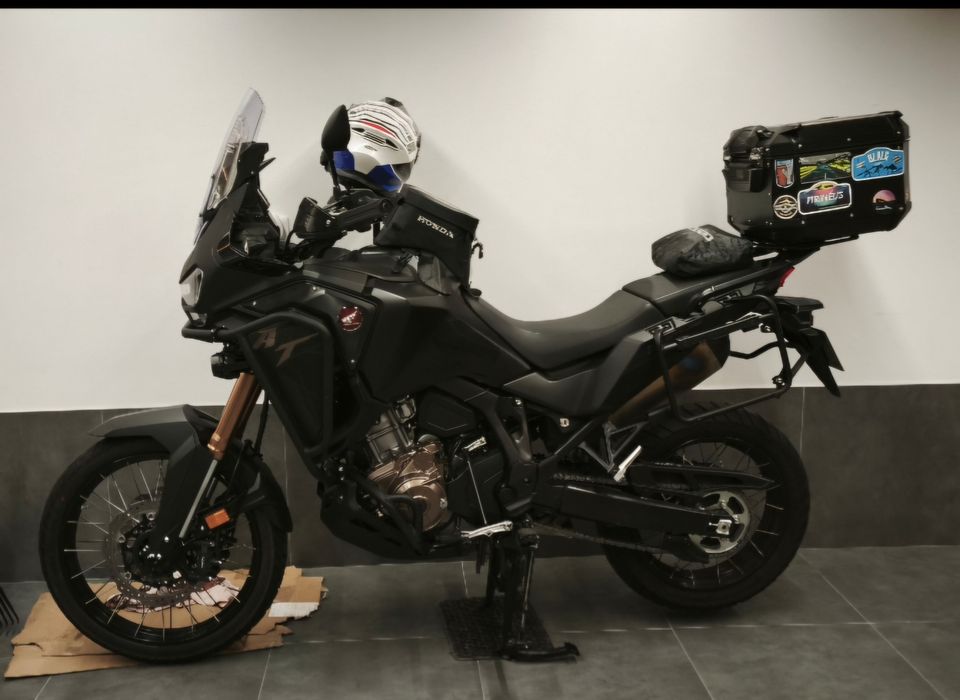 Honda africa twin adventure 1100 com apenas 6200kms