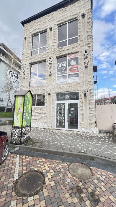 Оренда 70 м.2  1 поверх в Центрі міста