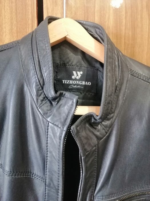 Куртка кожаная стильная.