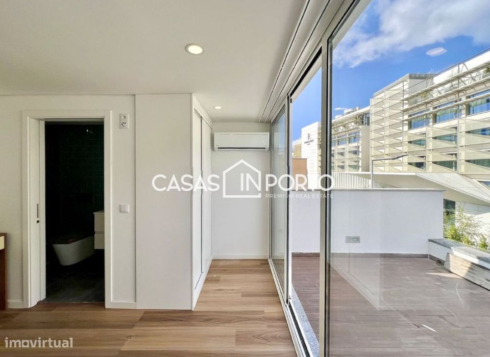 Moradia Triplex T2 com Terraço - Junto à Lapa, Porto