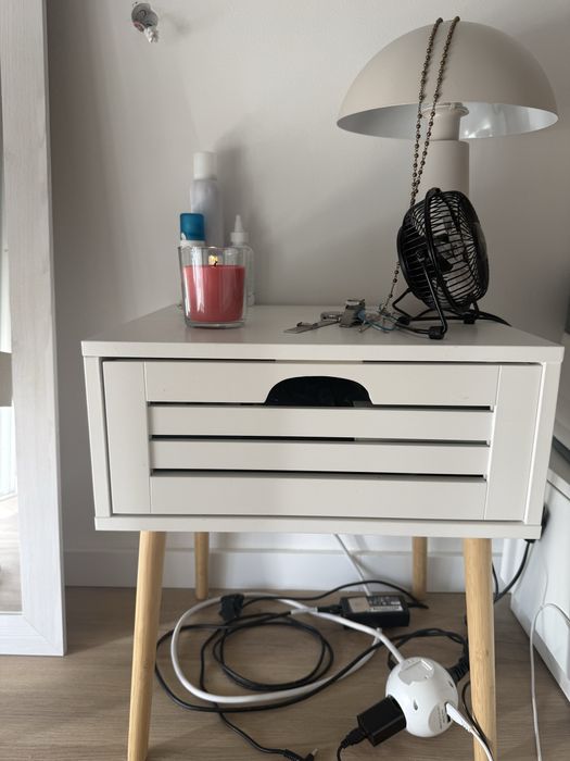 Mesa de cabeceira com gaveta nova 45 L x 37 P x 50 Altura