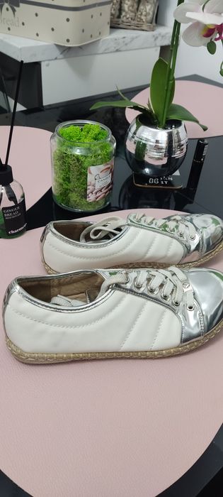 Espadryle biało -srebrne sznurowane