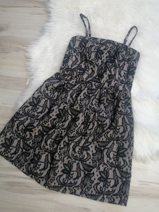 Sukienka koronkowa