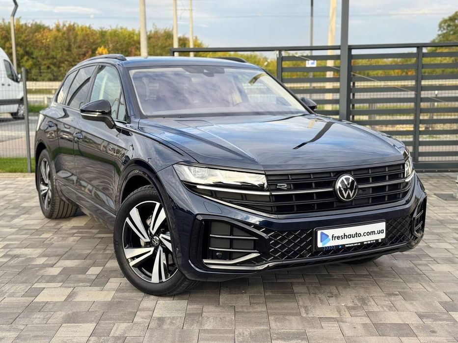 Volkswagen Touareg Platinum 2024 freshauto