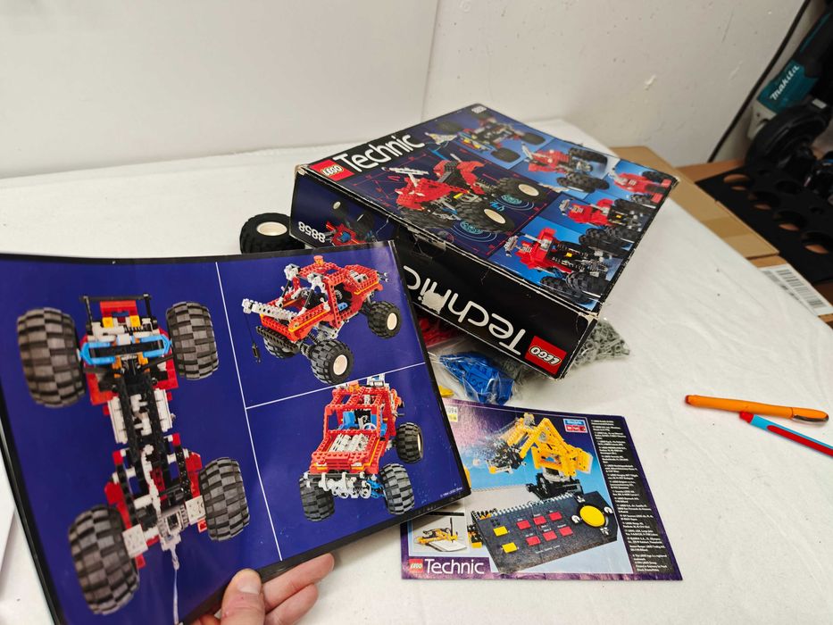 Lego Technic 8858 "Rebel Wrecker"; 1994; [236]