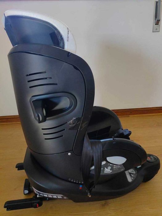 Cadeira auto de criança semi nova.