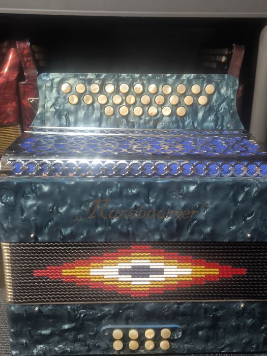 Vendo concertina nussbaumer está em fã