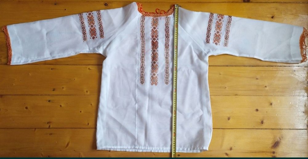 Вишиванка на хлопчика та жіноча