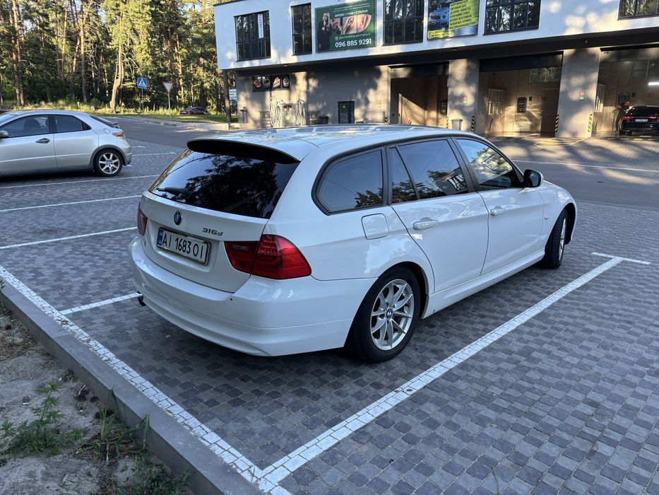 BMW e91  2011 дизель 2.0