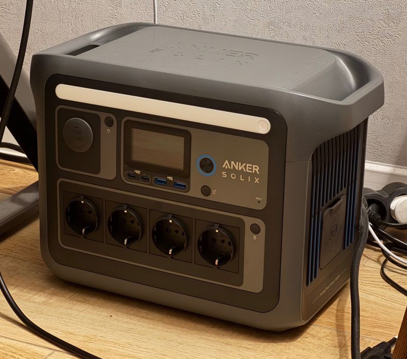 Зарядна станція Anker C1000X на 1056Wh потужністю 1800W