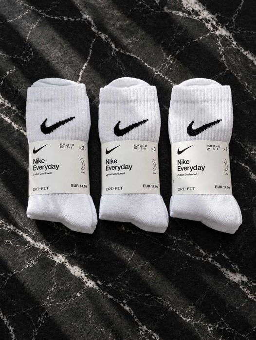Białe Skarpetki Nike DRI-FIT