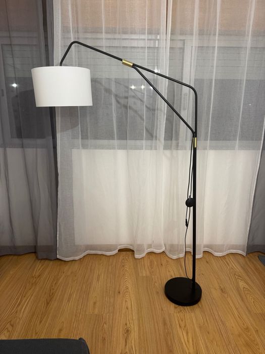 Vendo candeeiro de pé como novo