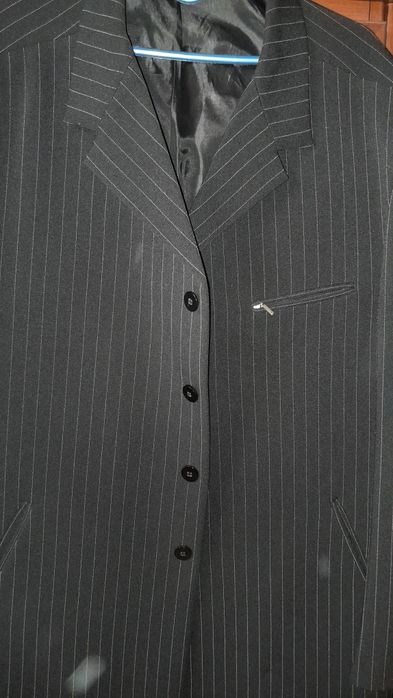 Продам чоловічий молодіжний піджак.