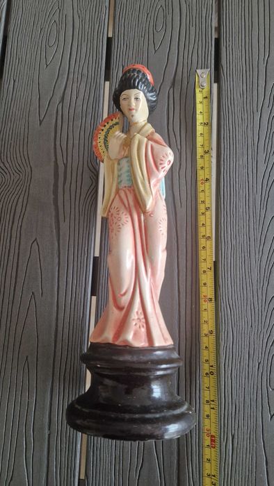 Estatueta vintage - boneca chinesa