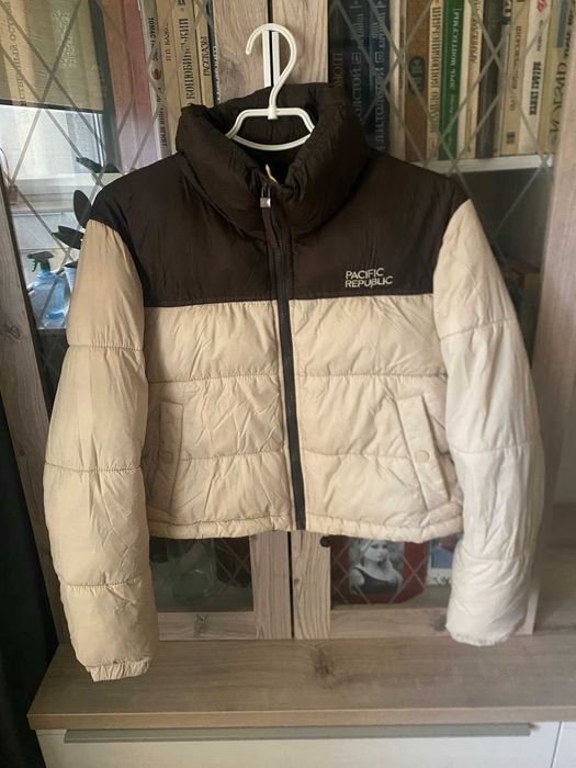 Верхній одяг жіночий (М) розмір