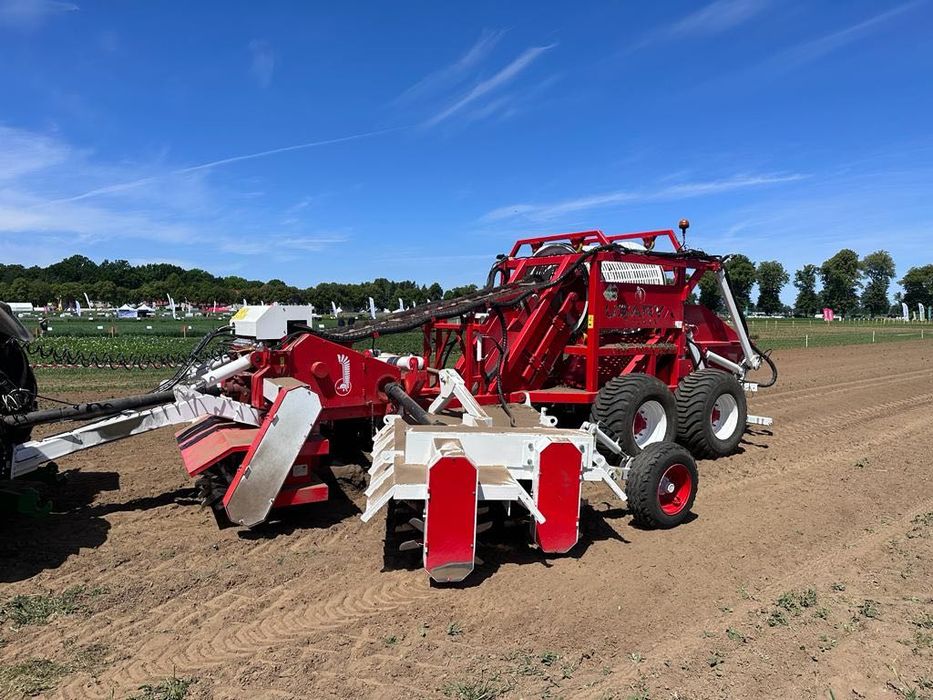 Maszynowe zbieranie kamieni , odkamienianie pól