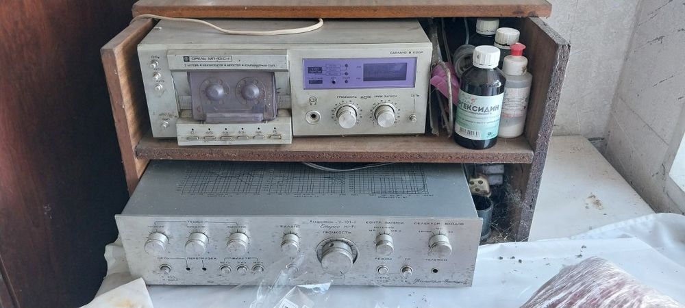 Усилитель Амфитон и Опель мп 101 с1 кассетный магнитофон.