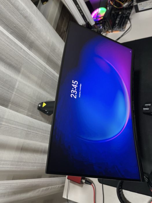 Монитор 180 hz с кронштейном